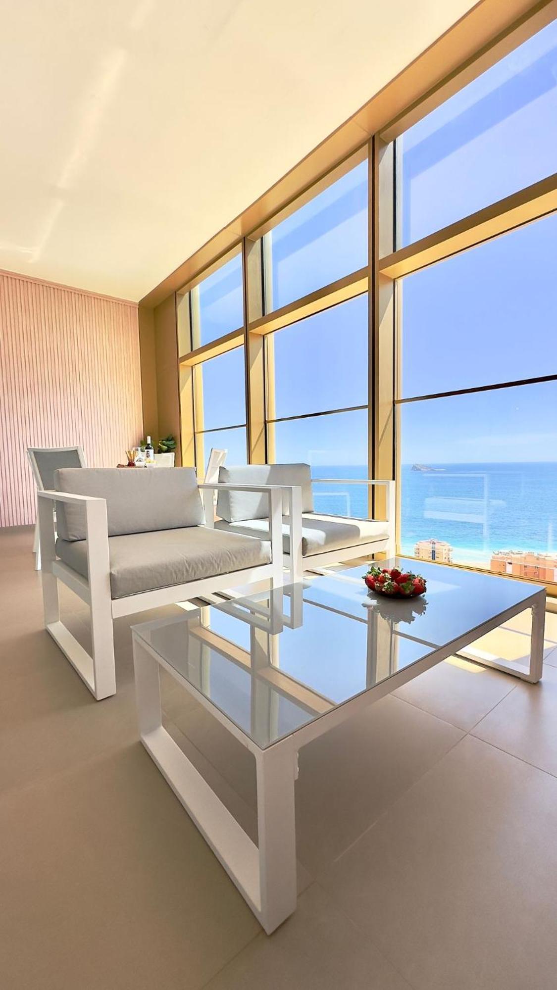 Intempo Residence By Leo Apartments Benidorm Exterior photo
