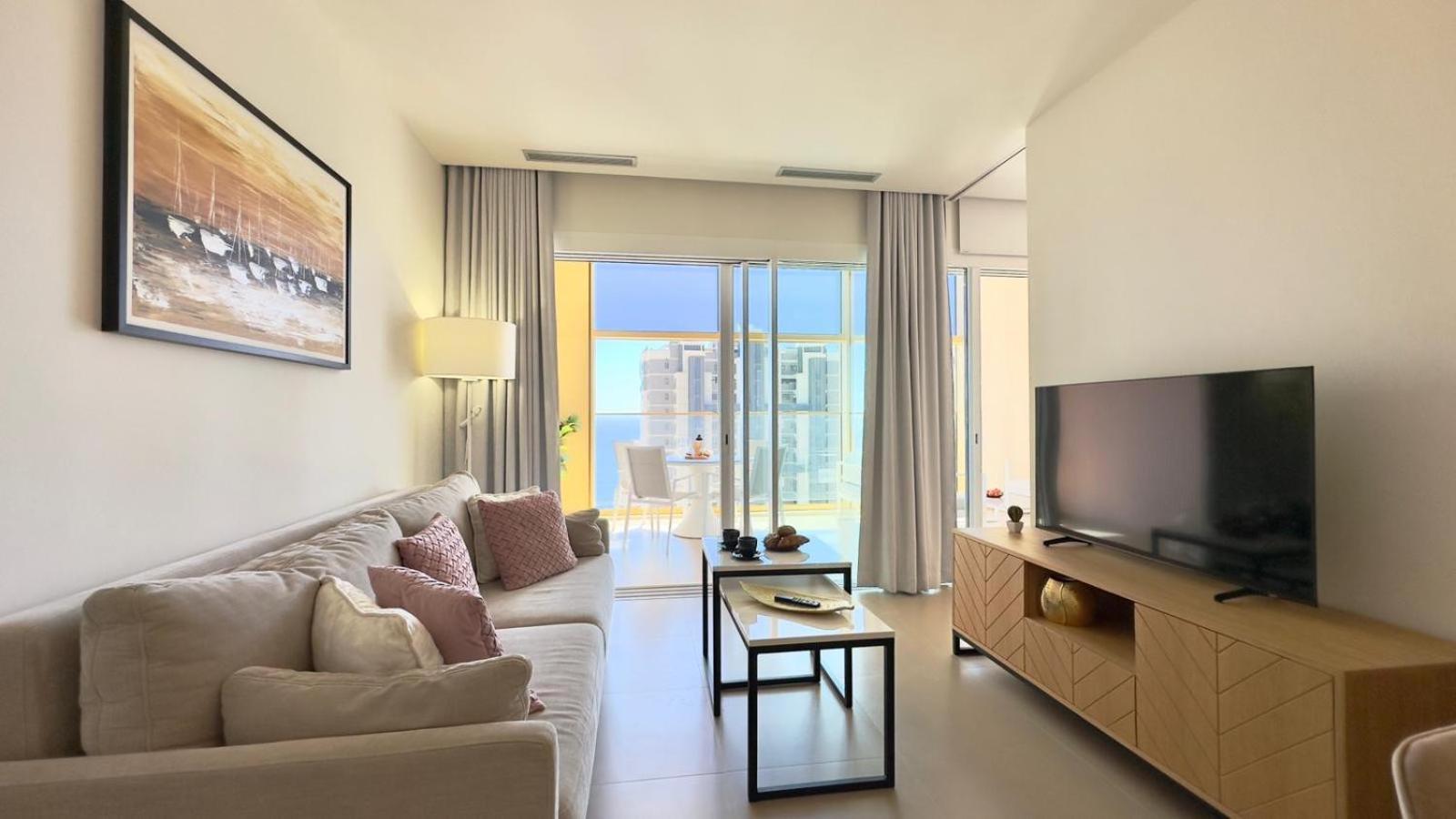 Intempo Residence By Leo Apartments Benidorm Exterior photo